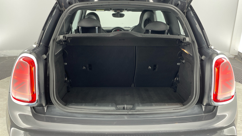 MINI Hatchback 2.0 Cooper S Sport II 3dr Auto [Comfort Pack] Petrol Hatchback